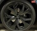 Сірий Ауді RS Q8, об'ємом двигуна 4 л та пробігом 67 тис. км за 91500 $, фото 15 на Automoto.ua