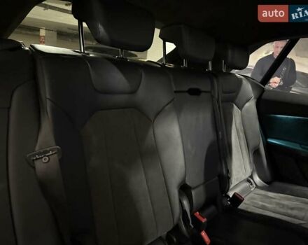 Сірий Ауді RS Q8, об'ємом двигуна 4 л та пробігом 67 тис. км за 91500 $, фото 83 на Automoto.ua