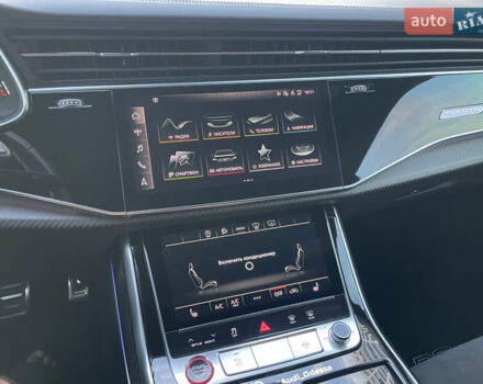 Сірий Ауді RS Q8, об'ємом двигуна 4 л та пробігом 94 тис. км за 84900 $, фото 37 на Automoto.ua