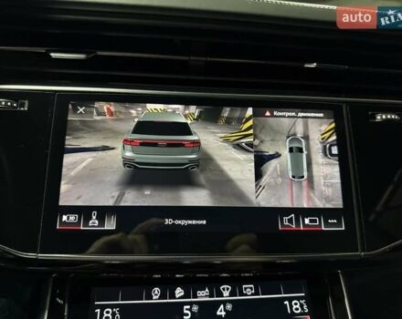 Сірий Ауді RS Q8, об'ємом двигуна 4 л та пробігом 67 тис. км за 91500 $, фото 63 на Automoto.ua