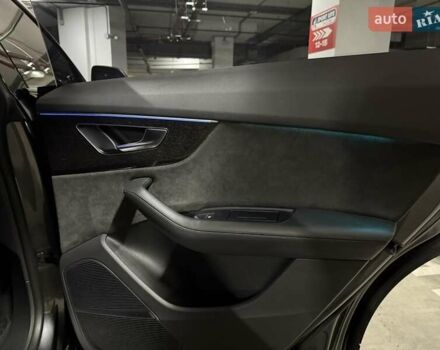 Сірий Ауді RS Q8, об'ємом двигуна 4 л та пробігом 67 тис. км за 91500 $, фото 81 на Automoto.ua