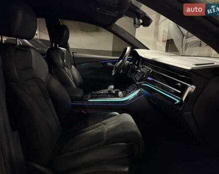 Сірий Ауді RS Q8, об'ємом двигуна 4 л та пробігом 67 тис. км за 91500 $, фото 90 на Automoto.ua