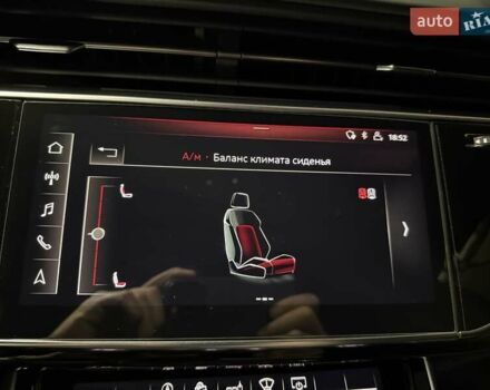 Сірий Ауді RS Q8, об'ємом двигуна 4 л та пробігом 67 тис. км за 91500 $, фото 57 на Automoto.ua