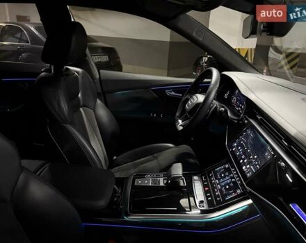 Сірий Ауді RS Q8, об'ємом двигуна 4 л та пробігом 67 тис. км за 91500 $, фото 91 на Automoto.ua