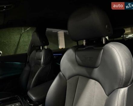 Сірий Ауді RS Q8, об'ємом двигуна 4 л та пробігом 67 тис. км за 91500 $, фото 40 на Automoto.ua