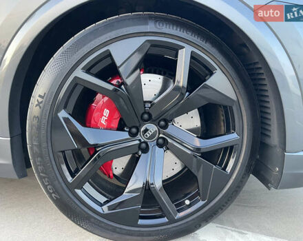 Сірий Ауді RS Q8, об'ємом двигуна 4 л та пробігом 94 тис. км за 84900 $, фото 49 на Automoto.ua