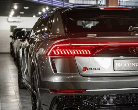 Серый Ауди RS Q8, объемом двигателя 4 л и пробегом 94 тыс. км за 88900 $, фото 62 на Automoto.ua