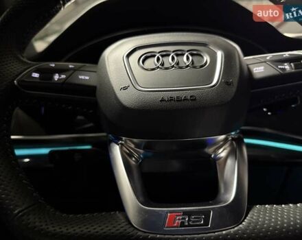 Сірий Ауді RS Q8, об'ємом двигуна 4 л та пробігом 67 тис. км за 91500 $, фото 47 на Automoto.ua
