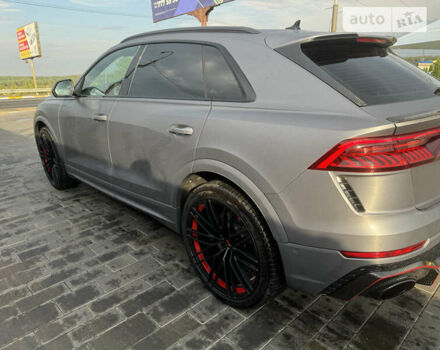 Серый Ауди RS Q8, объемом двигателя 4 л и пробегом 90 тыс. км за 91331 $, фото 4 на Automoto.ua