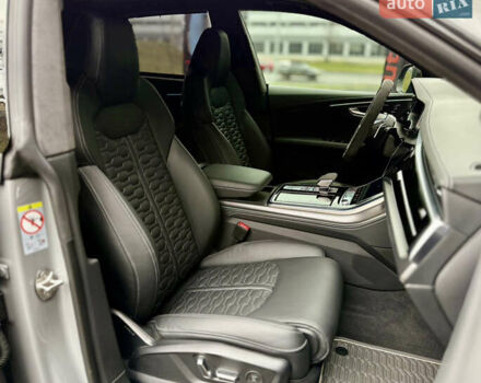 Серый Ауди RS Q8, объемом двигателя 4 л и пробегом 5 тыс. км за 135000 $, фото 25 на Automoto.ua