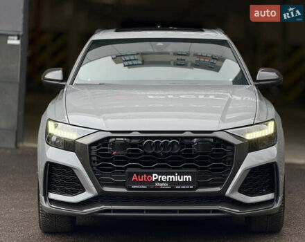 Серый Ауди RS Q8, объемом двигателя 4 л и пробегом 5 тыс. км за 135000 $, фото 3 на Automoto.ua