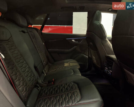 Сірий Ауді RS Q8, об'ємом двигуна 4 л та пробігом 95 тис. км за 88000 $, фото 24 на Automoto.ua