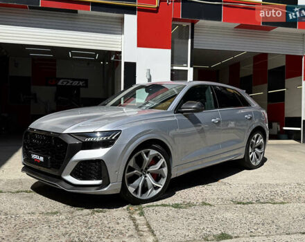 Сірий Ауді RS Q8, об'ємом двигуна 4 л та пробігом 95 тис. км за 88000 $, фото 30 на Automoto.ua