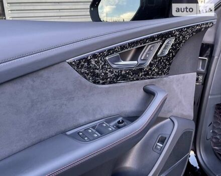 Сірий Ауді RS Q8, об'ємом двигуна 4 л та пробігом 53 тис. км за 135000 $, фото 49 на Automoto.ua