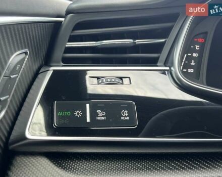 Серый Ауди RS Q8, объемом двигателя 4 л и пробегом 86 тыс. км за 89999 $, фото 12 на Automoto.ua