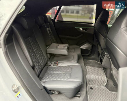 Серый Ауди RS Q8, объемом двигателя 4 л и пробегом 5 тыс. км за 135000 $, фото 23 на Automoto.ua