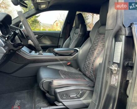 Серый Ауди RS Q8, объемом двигателя 4 л и пробегом 86 тыс. км за 89999 $, фото 8 на Automoto.ua