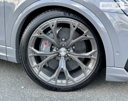 Сірий Ауді RS Q8, об'ємом двигуна 4 л та пробігом 53 тис. км за 135000 $, фото 3 на Automoto.ua