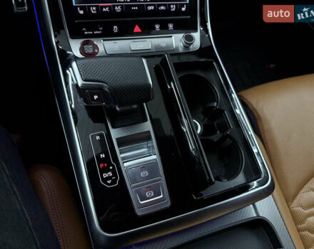 Серый Ауди RS Q8, объемом двигателя 4 л и пробегом 63 тыс. км за 92000 $, фото 24 на Automoto.ua