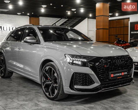 Ауді RS Q8 2023 у Одесі на Automoto.ua Сірий Ауді RS Q8, об'ємом двигуна 4 л та пробігом 15 тис. км за 118500 $, фото 32 на Automoto.ua