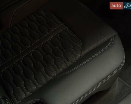 Сірий Ауді RS Q8, об'ємом двигуна 4 л та пробігом 1 тис. км за 139500 $, фото 65 на Automoto.ua