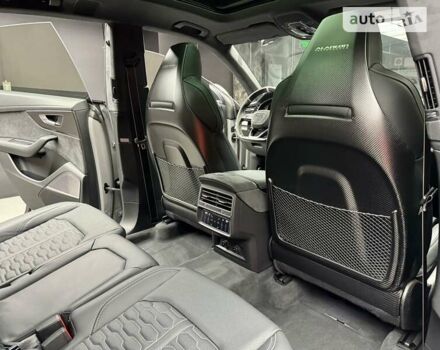Сірий Ауді RS Q8, об'ємом двигуна 4 л та пробігом 25 тис. км за 145000 $, фото 63 на Automoto.ua