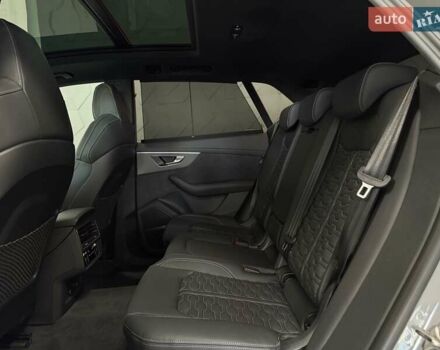Сірий Ауді RS Q8, об'ємом двигуна 4 л та пробігом 1 тис. км за 139500 $, фото 60 на Automoto.ua