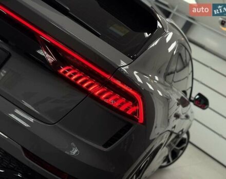 Сірий Ауді RS Q8, об'ємом двигуна 4 л та пробігом 1 тис. км за 139500 $, фото 17 на Automoto.ua