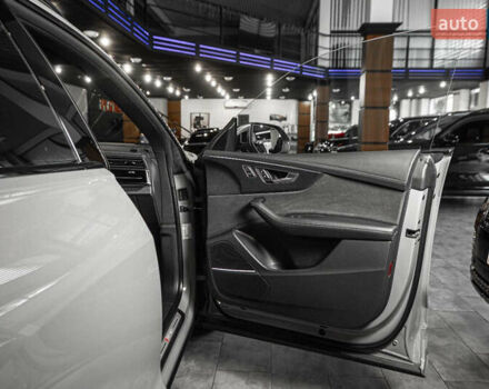 Ауді RS Q8 2023 у Одесі на Automoto.ua Сірий Ауді RS Q8, об'ємом двигуна 4 л та пробігом 15 тис. км за 118500 $, фото 85 на Automoto.ua