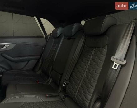 Сірий Ауді RS Q8, об'ємом двигуна 4 л та пробігом 1 тис. км за 139500 $, фото 61 на Automoto.ua