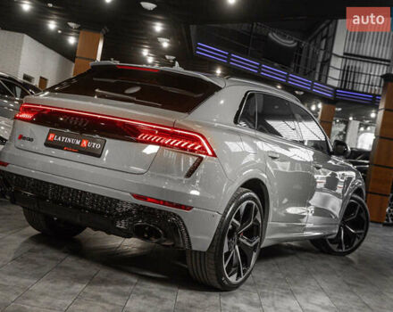 Ауді RS Q8 2023 у Одесі на Automoto.ua Сірий Ауді RS Q8, об'ємом двигуна 4 л та пробігом 15 тис. км за 118500 $, фото 4 на Automoto.ua