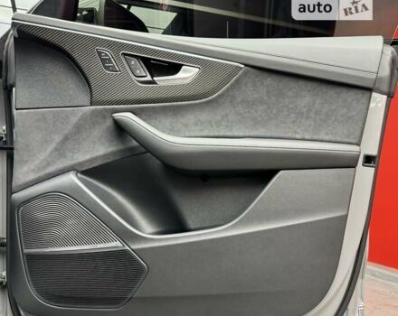 Серый Ауди RS Q8, объемом двигателя 4 л и пробегом 25 тыс. км за 145000 $, фото 68 на Automoto.ua