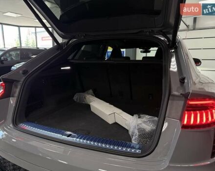 Сірий Ауді RS Q8, об'ємом двигуна 4 л та пробігом 1 тис. км за 139500 $, фото 73 на Automoto.ua