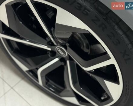 Сірий Ауді RS Q8, об'ємом двигуна 4 л та пробігом 1 тис. км за 139500 $, фото 15 на Automoto.ua