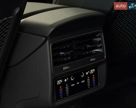 Сірий Ауді RS Q8, об'ємом двигуна 4 л та пробігом 1 тис. км за 139500 $, фото 56 на Automoto.ua