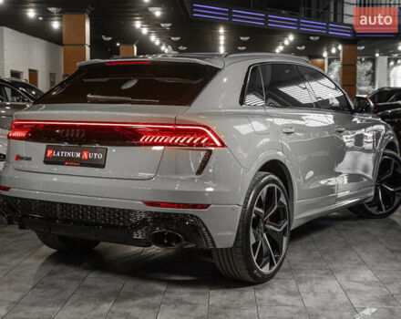 Ауді RS Q8 2023 у Одесі на Automoto.ua Сірий Ауді RS Q8, об'ємом двигуна 4 л та пробігом 15 тис. км за 118500 $, фото 6 на Automoto.ua