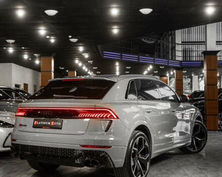 Сірий Ауді RS Q8, об'ємом двигуна 4 л та пробігом 15 тис. км за 122000 $, фото 3 на Automoto.ua