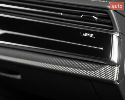 Сірий Ауді RS Q8, об'ємом двигуна 4 л та пробігом 15 тис. км за 122000 $, фото 78 на Automoto.ua