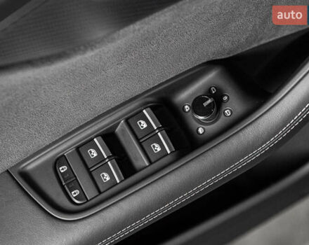 Сірий Ауді RS Q8, об'ємом двигуна 4 л та пробігом 15 тис. км за 122000 $, фото 73 на Automoto.ua
