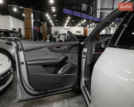 Ауді RS Q8 2023 у Одесі на Automoto.ua Сірий Ауді RS Q8, об'ємом двигуна 4 л та пробігом 15 тис. км за 118500 $, фото 75 на Automoto.ua