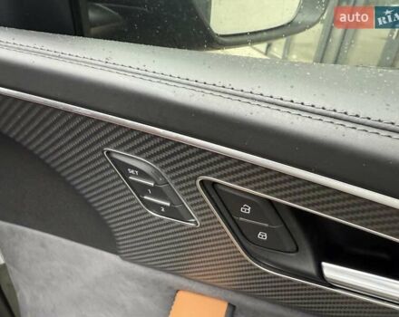 Серый Ауди RS Q8, объемом двигателя 4 л и пробегом 6 тыс. км за 139933 $, фото 5 на Automoto.ua