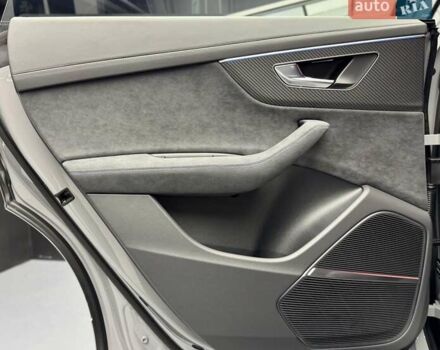 Сірий Ауді RS Q8, об'ємом двигуна 4 л та пробігом 1 тис. км за 179900 $, фото 48 на Automoto.ua