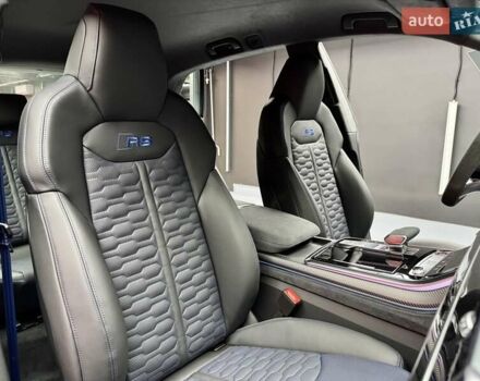 Сірий Ауді RS Q8, об'ємом двигуна 4 л та пробігом 1 тис. км за 185900 $, фото 57 на Automoto.ua