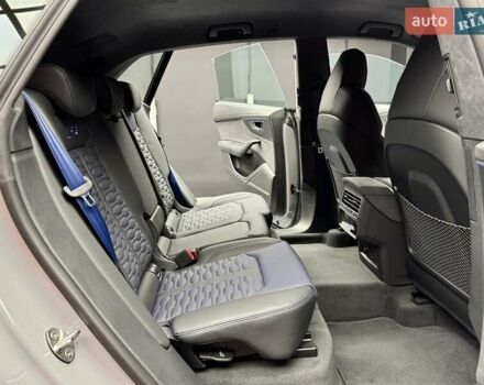 Сірий Ауді RS Q8, об'ємом двигуна 4 л та пробігом 1 тис. км за 185900 $, фото 48 на Automoto.ua