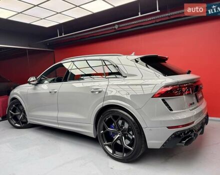 Сірий Ауді RS Q8, об'ємом двигуна 4 л та пробігом 1 тис. км за 185900 $, фото 26 на Automoto.ua