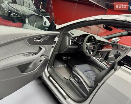 Сірий Ауді RS Q8, об'ємом двигуна 4 л та пробігом 1 тис. км за 179900 $, фото 30 на Automoto.ua