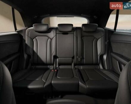 Сірий Ауді RS Q8, об'ємом двигуна 4 л та пробігом 2 тис. км за 192438 $, фото 4 на Automoto.ua