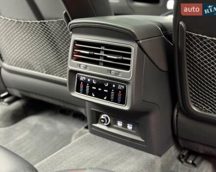 Синій Ауді RS Q8, об'ємом двигуна 4 л та пробігом 66 тис. км за 139900 $, фото 62 на Automoto.ua