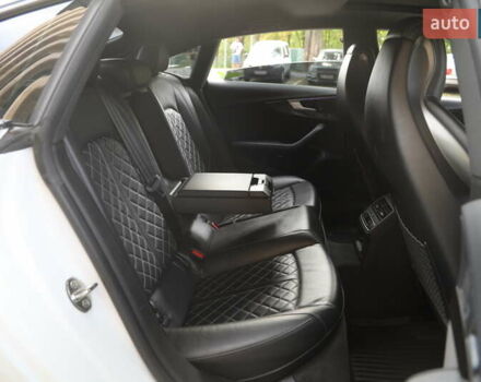 Белый Ауди S5 Sportback, объемом двигателя 3 л и пробегом 120 тыс. км за 34000 $, фото 9 на Automoto.ua