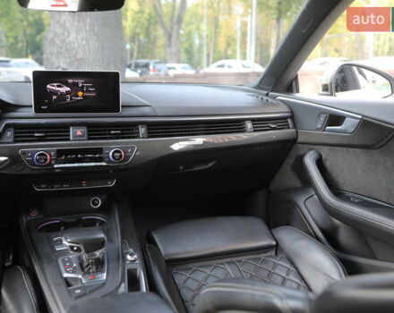 Белый Ауди S5 Sportback, объемом двигателя 3 л и пробегом 120 тыс. км за 34000 $, фото 13 на Automoto.ua